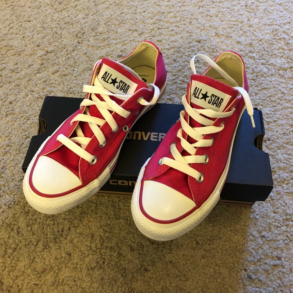 Kids pink converse shoes